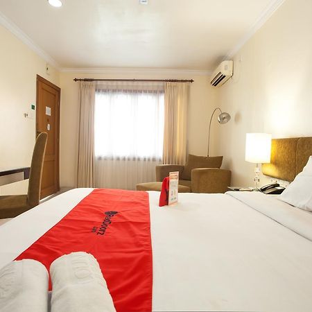 Reddoorz Premium @ Raya Nginden Hotel Wonotjolo Eksteriør billede
