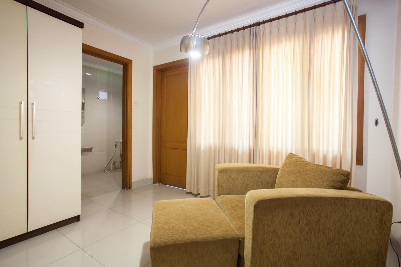 Reddoorz Premium @ Raya Nginden Hotel Wonotjolo Eksteriør billede
