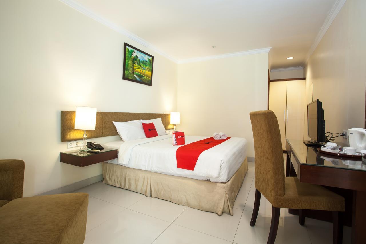 Reddoorz Premium @ Raya Nginden Hotel Wonotjolo Eksteriør billede