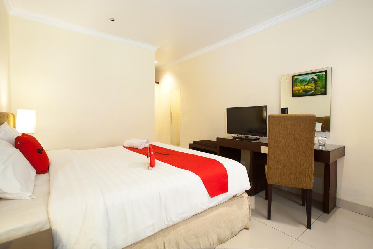 Reddoorz Premium @ Raya Nginden Hotel Wonotjolo Eksteriør billede